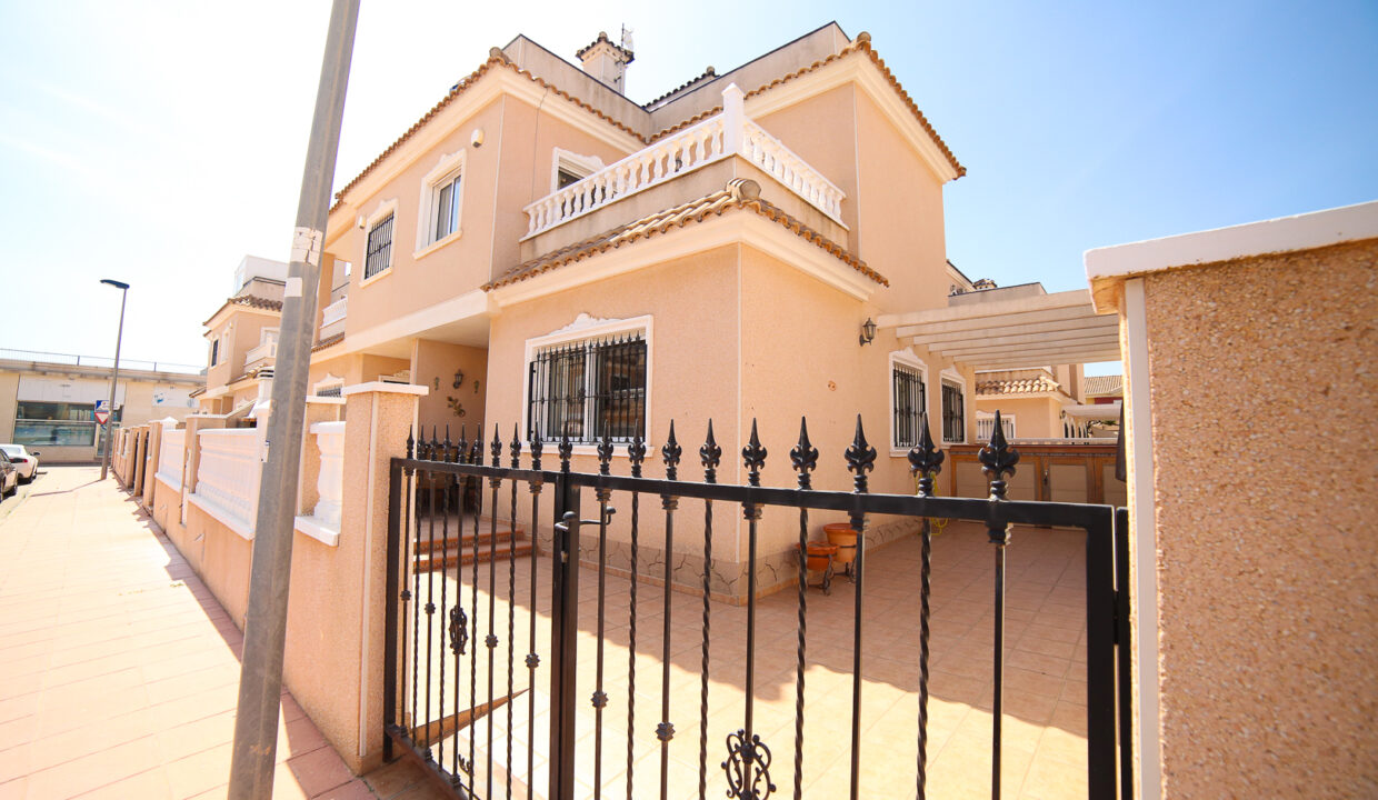 Two bed Townhouse in Los Alcazares