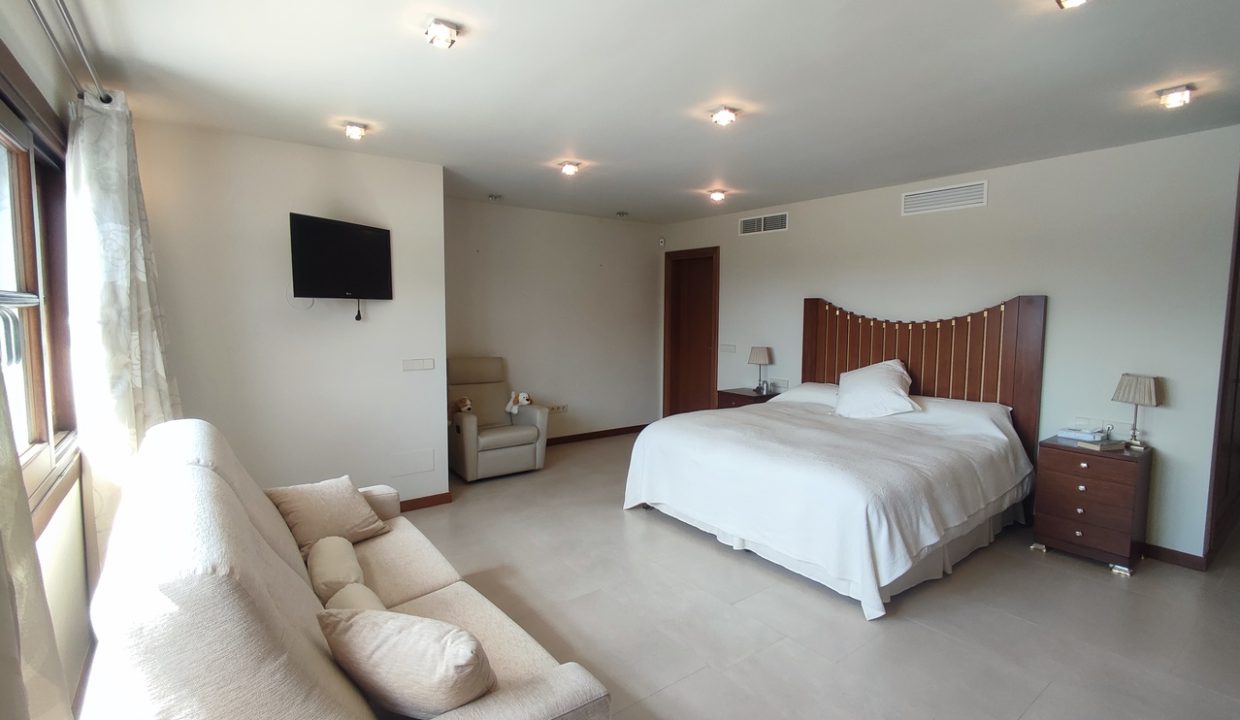 29934-villa-for-sale-in-peraleja-golf-resort-21114875-large