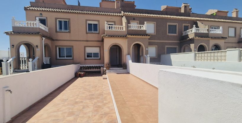 2 Bed, 2 Bath Terraced Townhouse For Sale – New Sierra Golf, Murcia