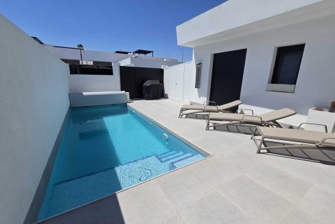 30202-villa-for-sale-in-roldan-21837217-large